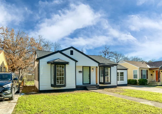 2nd image of 2842 Carlson Dr, Dallas, TX 75235 | MLS# 21207831