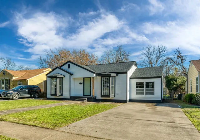 Photo 3 of Single family home for sale at 2842 Carlson Dr, Dallas, TX 75235 | MLS# 21207831 | Listing updated on 2026-08-04