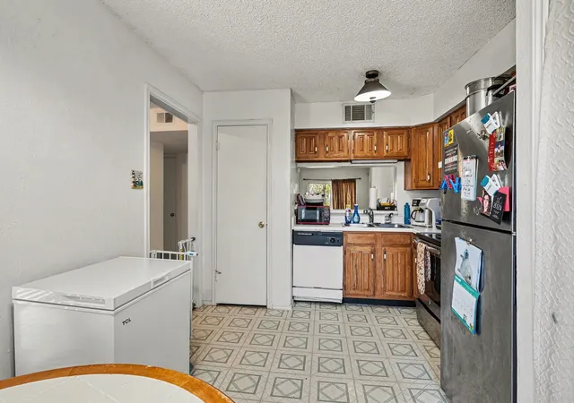 5th image of 237 Shady Lane Dr, Fort Worth, TX 76112 | MLS# 21219065