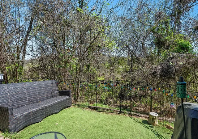 9th image of 237 Shady Lane Dr, Fort Worth, TX 76112 | MLS# 21219065