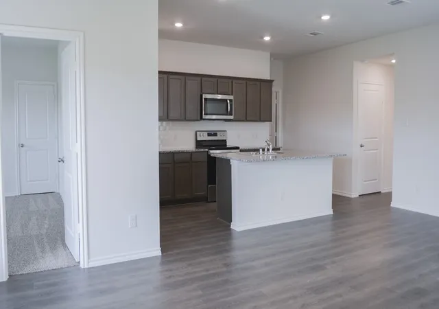 Photo 4 of Sale Pending at 2337 Belt Ct, Paris, TX 75460 | MLS# 21219910 | Listing updated on 2026-08-28