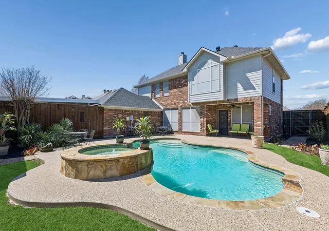 Photo 1 of Single family home for sale at 2710 Winterberry Dr, Rowlett, TX 75089 | MLS# 21209905 | Listing updated on 2026-08-28