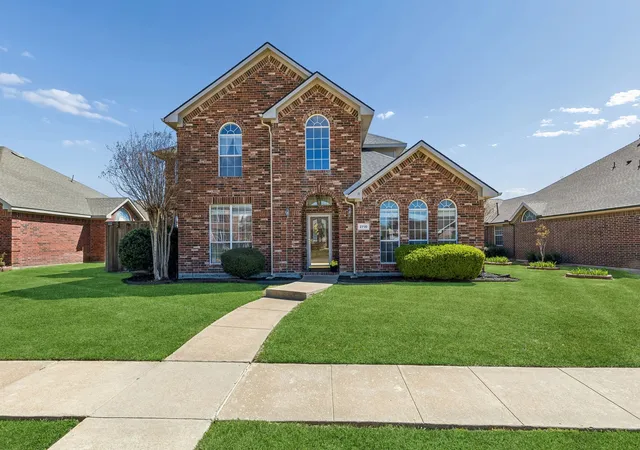 Photo 2 of Single family home for sale at 2710 Winterberry Dr, Rowlett, TX 75089 | MLS# 21209905 | Listing updated on 2026-08-28