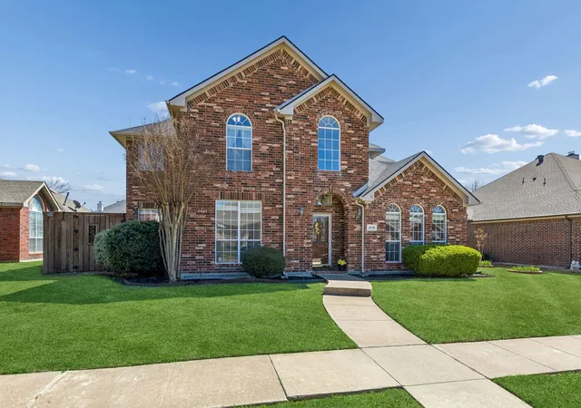 Photo 3 of Single family home for sale at 2710 Winterberry Dr, Rowlett, TX 75089 | MLS# 21209905 | Listing updated on 2026-08-28