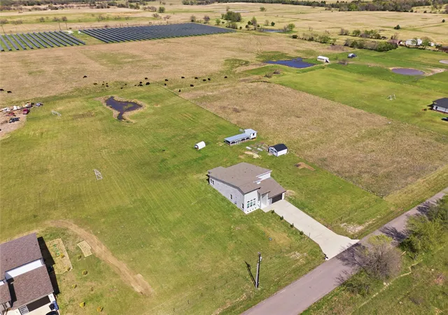 Photo 2 of Single family home for sale at 1568 County Road 3517, Quinlan, TX 75474 | MLS# 21219805 | Listing updated on 2026-10-02