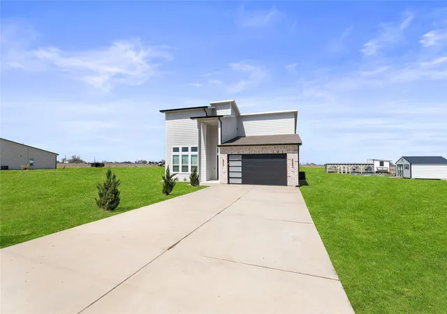 Photo 3 of Single family home for sale at 1568 County Road 3517, Quinlan, TX 75474 | MLS# 21219805 | Listing updated on 2026-10-02