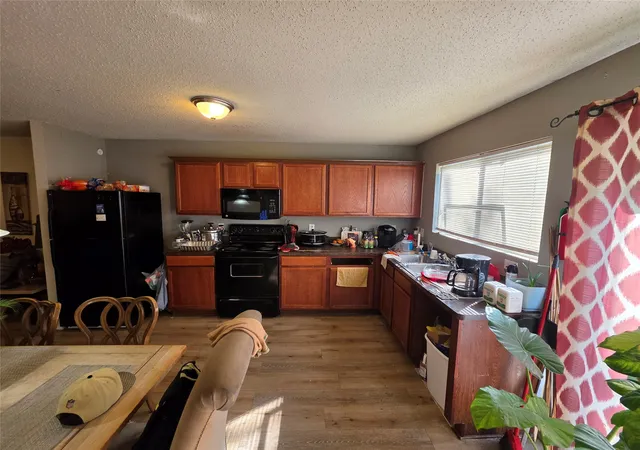 Photo 3 of Sale Pending at 2952 Pima Ln, Fort Worth, TX 76119 | MLS# 21220123 | Listing updated on 2026-08-22