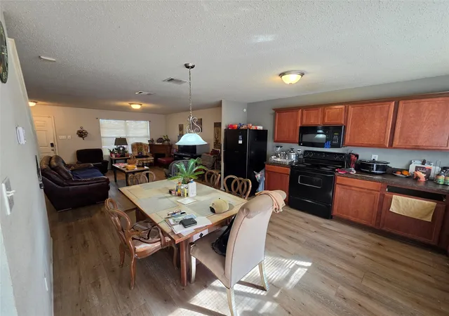 Photo 4 of Sale Pending at 2952 Pima Ln, Fort Worth, TX 76119 | MLS# 21220123 | Listing updated on 2026-08-22