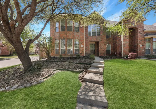 Photo 2 of Single family home for sale at 11573 Chaucer Dr, Frisco, TX 75035 | MLS# 21219685 | Listing updated on 2026-07-16