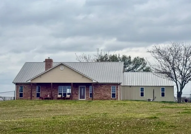 Photo 1 of Single family home for sale at 898 Farm Road 1700, Clarksville, TX 75426 | MLS# 21219601 | Listing updated on 2026-08-19