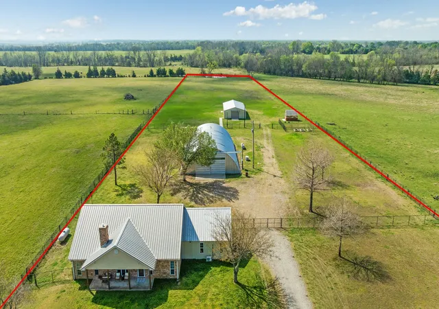 Homes for sale in Clarksville, TX | 898 Farm Road 1700, Clarksville, TX 75426 | MLS# 21219601