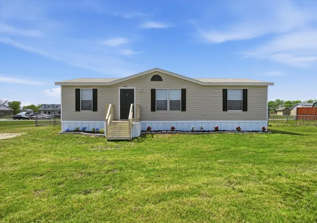 Homes for sale in Itasca, TX | 612 S Aquilla St, Itasca, TX 76055 | MLS# 21219923