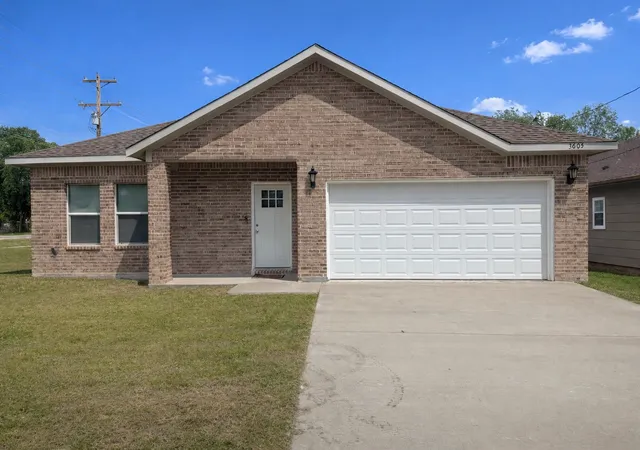 Homes for sale in Greenville, TX | 3605 College St, Greenville, TX 75401 | MLS# 21220367
