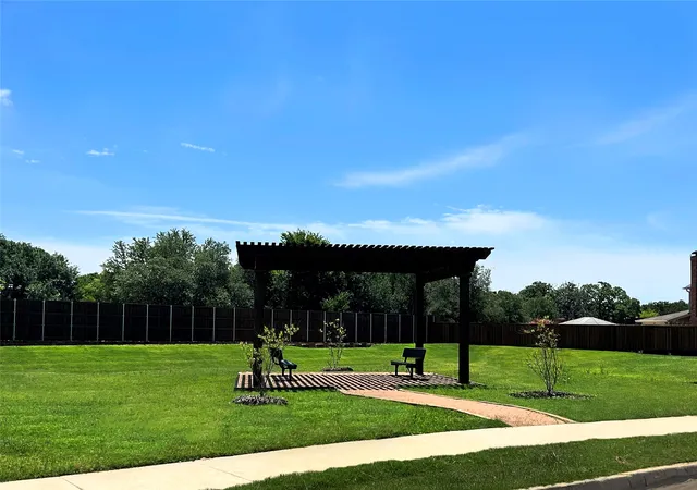 Photo 3 of Single family home for sale at 5648 Taylor Trl, Arlington, TX 76017 | MLS# 21220373 | Listing updated on 2026-07-06