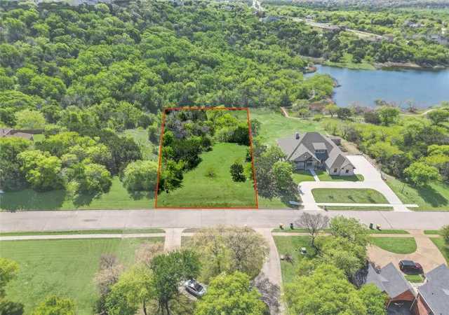 Photo 1 of Sale Pending at 2732 Wood Lake Dr, Cedar Hill, TX 75104 | MLS# 21218650 | Listing updated on 2026-07-10
