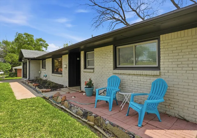 Photo 2 of Single family home for sale at 5509 Wharton Dr, Fort Worth, TX 76133 | MLS# 21215777 | Listing updated on 2026-07-26