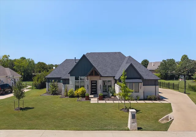 Homes for sale in Copper Canyon, TX | 219 Kate Ct, Copper Canyon, TX 76226 | MLS# 21219782