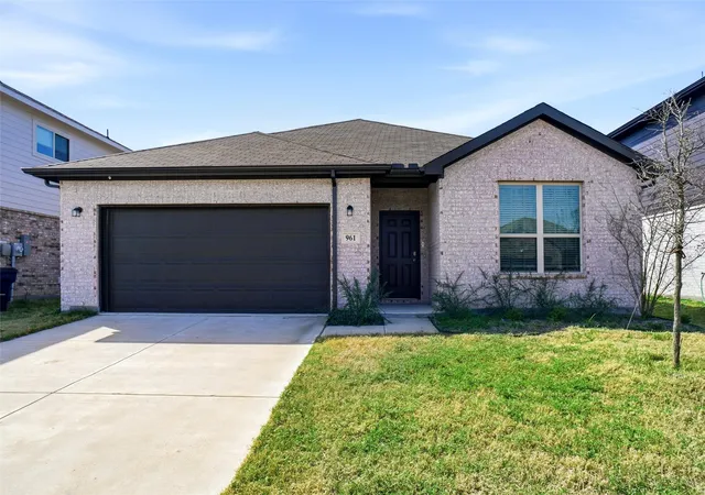 Single family home for sale at 961 Billups Dr, Van Alstyne, TX 75495 | MLS# 21218245