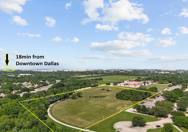 Photo 1 of Sale Pending at 699 W Wintergreen Rd, De Soto, TX 75115 | MLS# 21220645 | Listing updated on 2026-07-29