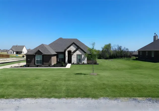 2nd image of 736 Majors Rd, Van Alstyne, TX 75495 | MLS# 21211260