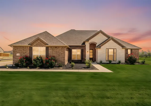3rd image of 736 Majors Rd, Van Alstyne, TX 75495 | MLS# 21211260