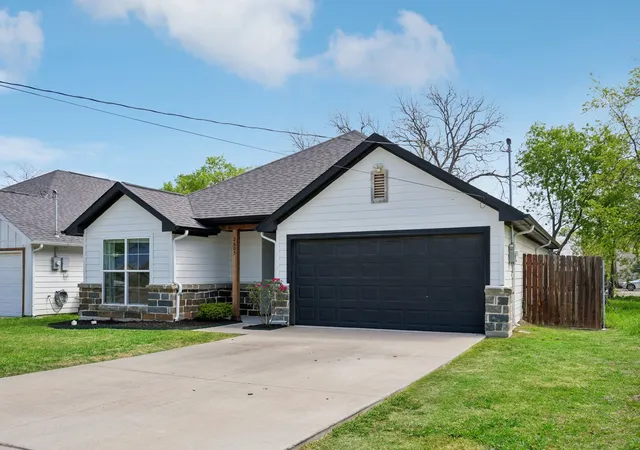 Photo 1 of Sale Pending at 2605 Langford St, Greenville, TX 75401 | MLS# 21219425 | Listing updated on 2026-07-14