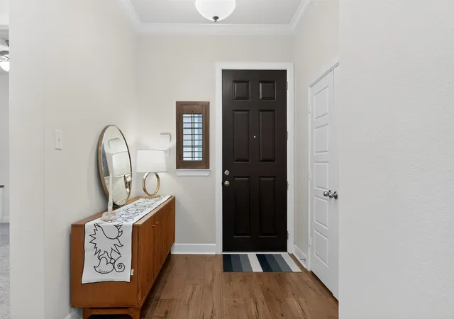 Photo 4 of Single family home for sale at 580 Courtyard Ln, Irving, TX 75039 | MLS# 21219319 | Listing updated on 2026-08-18