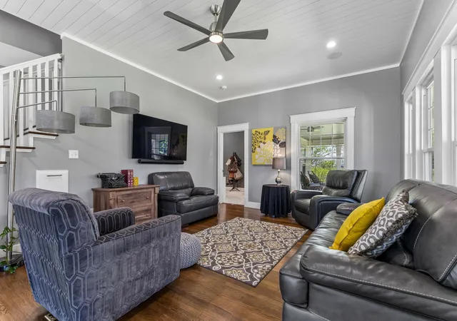 Photo 4 of Single family home for sale at 110 S Walnut, Roanoke, TX 76262 | MLS# 21218898 | Listing updated on 2026-09-29