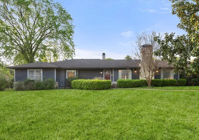 Homes for sale in Corsicana, TX | 1445 Oaklawn Dr, Corsicana, TX 75110 | MLS# 21218601