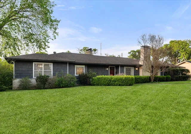 Homes for sale in Corsicana, TX | 1445 Oaklawn Dr, Corsicana, TX 75110 | MLS# 21218601