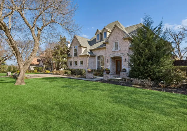 Photo 3 of Single family home for sale at 7530 Yamini Dr, Dallas, TX 75230 | MLS# 21218316 | Listing updated on 2026-08-30