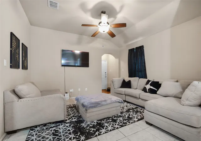 Photo 4 of House for sale at 363 & 365 Armstrong Ln, Lavon, TX 75166 | MLS# 21214637 | Listing updated on 2026-08-31