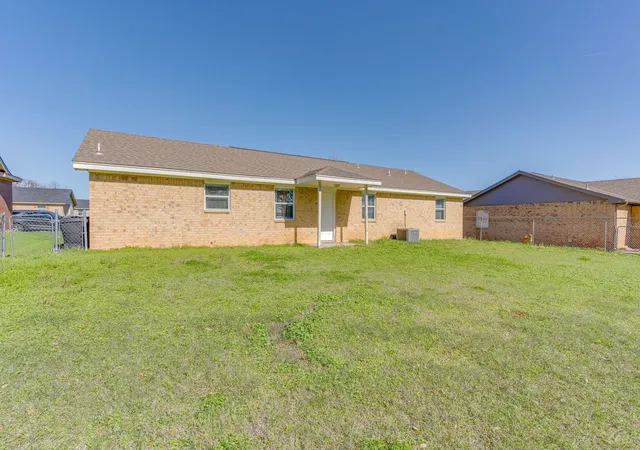 39th image of 306 Kathy Ln, Granbury, TX 76049 | MLS# 21210319