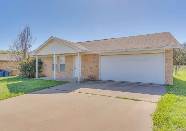 image of 306 Kathy Ln, Granbury, TX 76049 | MLS# 21210319