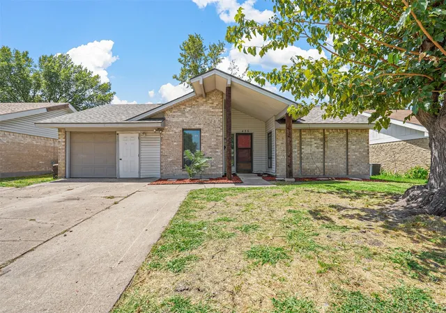 Homes for sale in Garland, TX | 425 Rollingridge Ln, Garland, TX 75043 | MLS# 21220892
