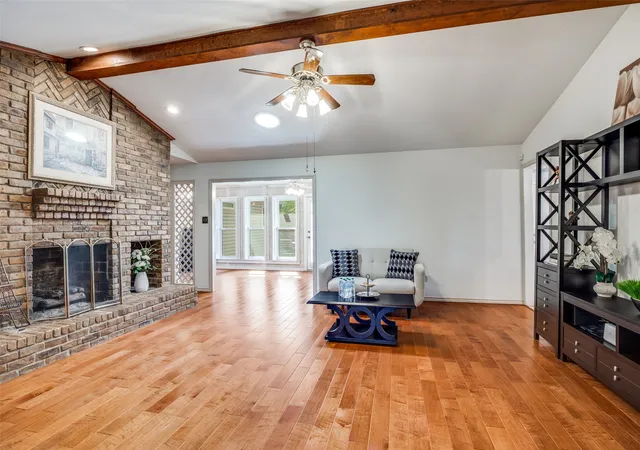 4th image of 504 Chaffee Dr, Arlington, TX 76006 | MLS# 21220859