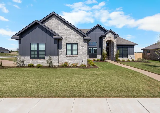 Photo 1 of Sale Pending at 399 Frederick Dr, Waco, TX 76706 | MLS# 21218633 | Listing updated on 2026-07-24