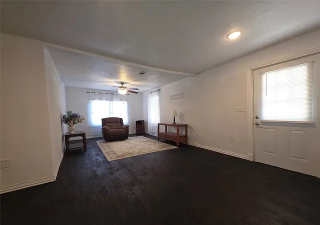 Photo 2 of Sale Pending at 409 E Houston St, Mexia, TX 76667 | MLS# 21199918 | Listing updated on 2026-09-01