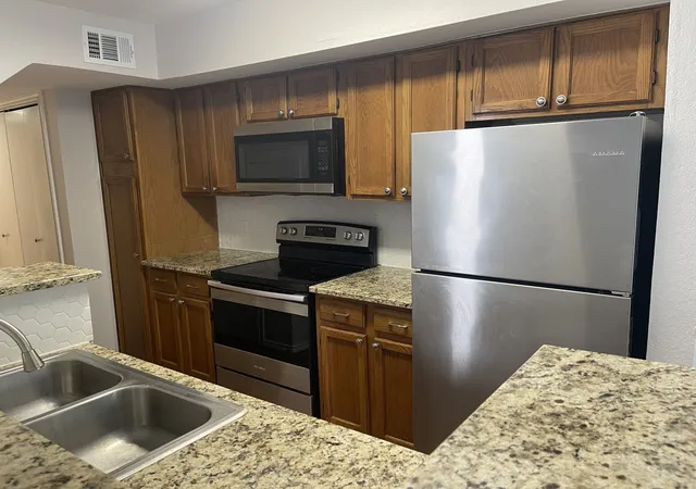 2nd image of 2301 Basil Dr #F206, Arlington, TX 76006 | MLS# 21220667