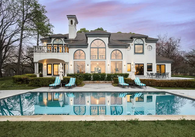Photo 1 of Mansion for sale at 119 Diamond Oaks Dr, Mabank, TX 75156 | MLS# 21221118 | Listing updated on 2026-08-14