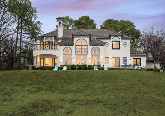 Photo 2 of Mansion for sale at 119 Diamond Oaks Dr, Mabank, TX 75156 | MLS# 21221118 | Listing updated on 2026-08-14