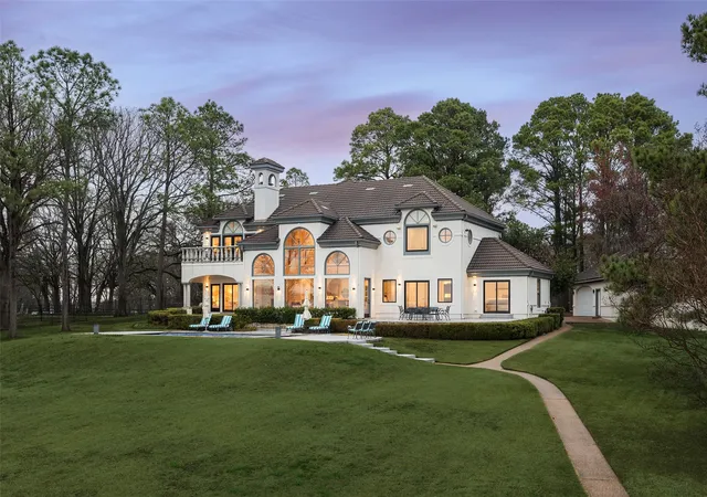 Photo 3 of Mansion for sale at 119 Diamond Oaks Dr, Mabank, TX 75156 | MLS# 21221118 | Listing updated on 2026-08-14