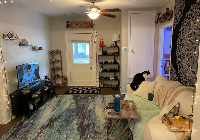 Photo 4 of Multi family home for sale at 1303 Fannin St, Denton, TX 76201 | MLS# 21221228 | Listing updated on 2026-10-07