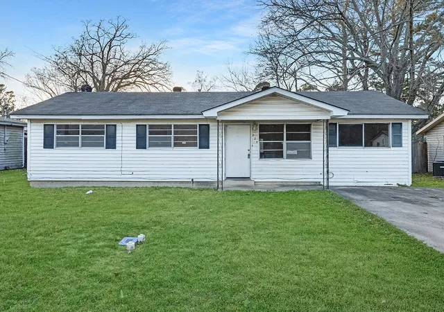 Photo 3 of Single family home for sale at 224 Shellwood Dr, Wake Village, TX 75501 | MLS# 21221294 | Listing updated on 2026-08-22