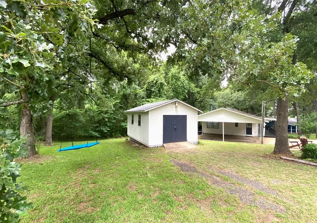 Photo 3 of Single family home for sale at 184 Beachwood Dr, Mabank, TX 75156 | MLS# 21220726 | Listing updated on 2026-07-06
