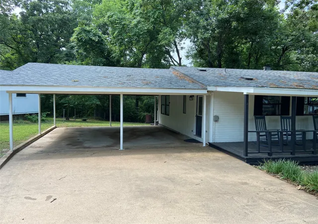 Homes for sale in Mabank, TX | 184 Beachwood Dr, Mabank, TX 75156 | MLS# 21220726