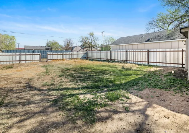 3rd image of 3605 Ne 23Rd Ave, Amarillo, TX 79107 | MLS# 21218406