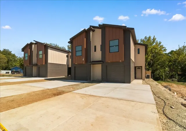 Homes for sale in Fort Worth, TX | 2644-46 Hutchinson St, Fort Worth, TX 76106 | MLS# 21221604