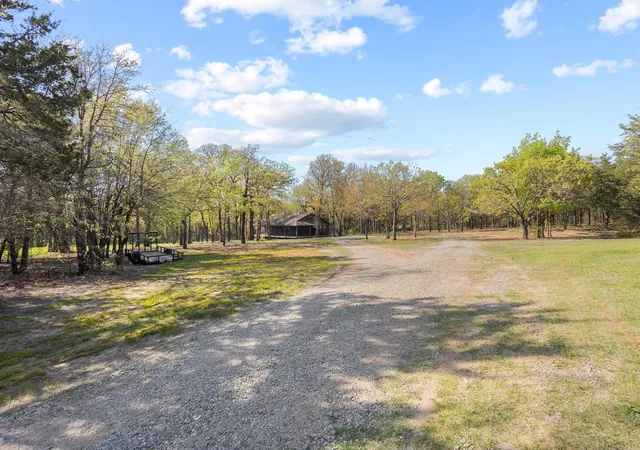 2nd image of 181 Jennettes Rd, Denison, TX 75020 | MLS# 21200147