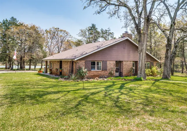 Photo 3 of Sale Pending at 182 Huts Crossing Rd, Sadler, TX 76264 | MLS# 21221188 | Listing updated on 2026-07-15